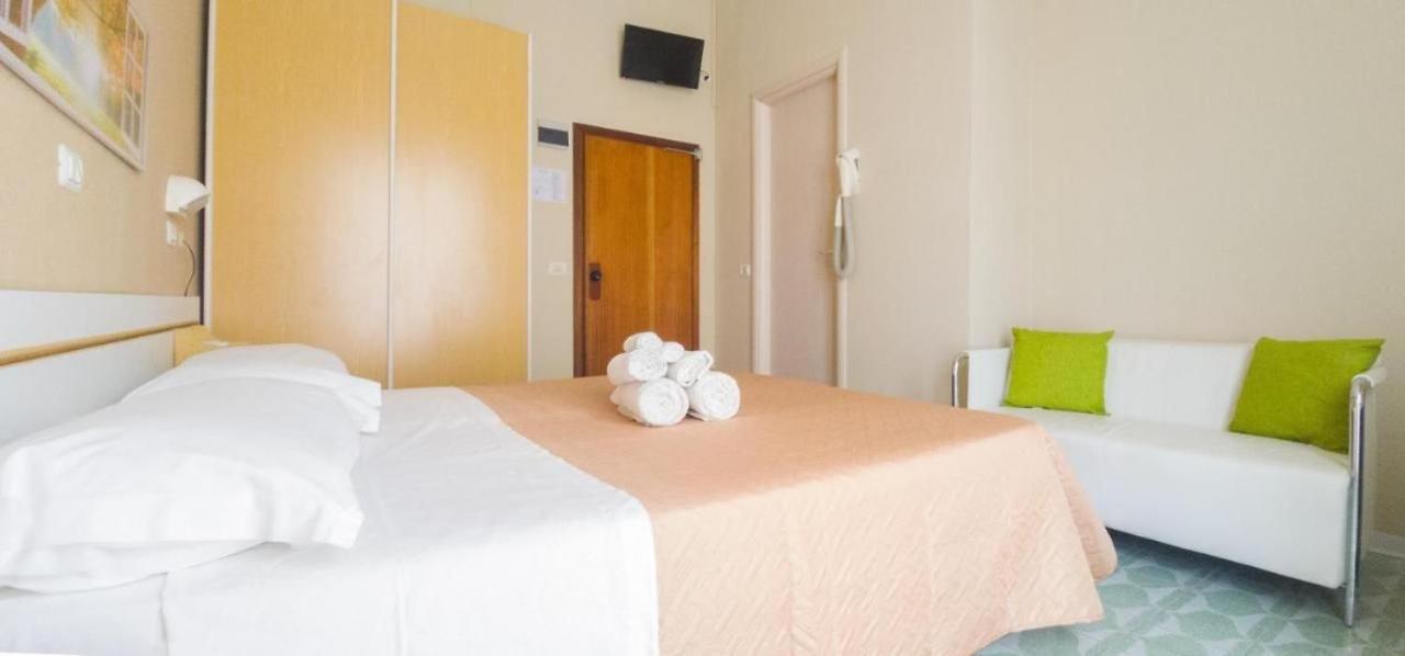 Hotel Kennedy Bellaria-Igea Marina Exterior foto
